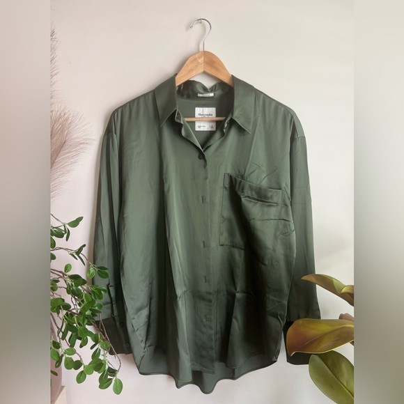 Abercrombie & Fitch Tops - Abercrombie and Fitch Oversized Long Sleeve Satin Button Up Shirt Size S Green